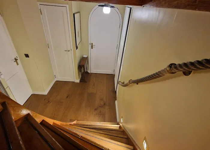 Cornelia Below Deck Alojamento de Acomodação e Pequeno-almoço Amesterdão