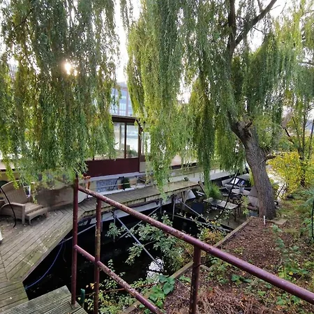 Cornelia Below Deck Bed & Breakfast