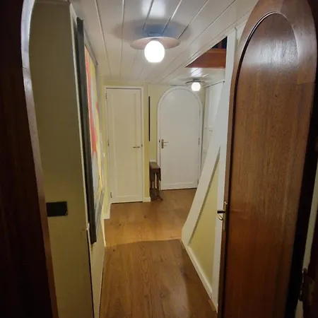 Cornelia Below Deck Bed & Breakfast Amsterdam
