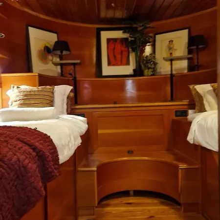 Cornelia Below Deck Bed & Breakfast