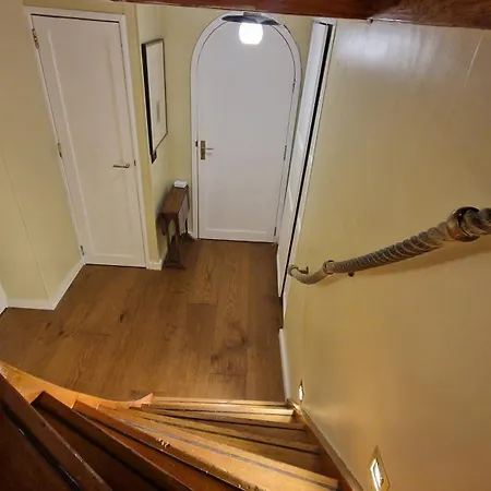 Cornelia Below Deck Bed & Breakfast Amsterdam