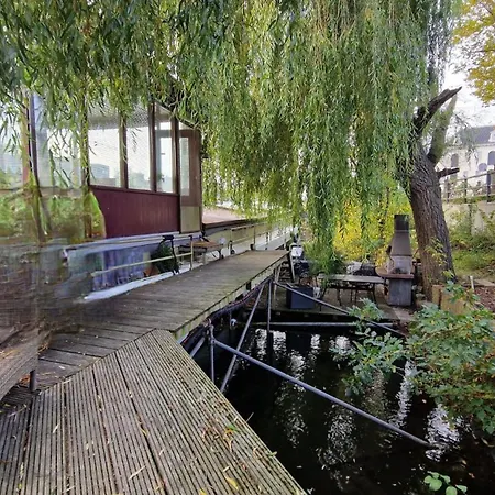 Cornelia Below Deck Bed & Breakfast