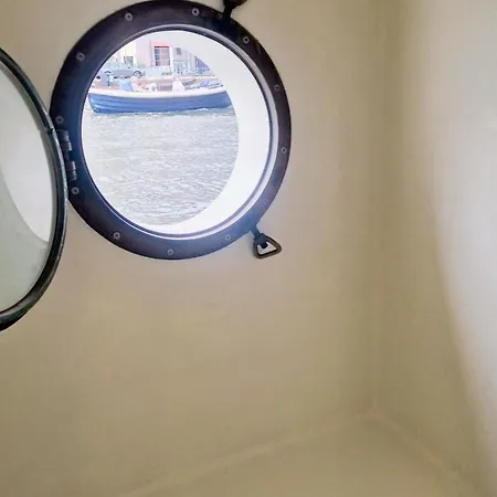 Cornelia Below Deck Bed & Breakfast 3*