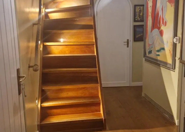 Cornelia Below Deck Bed & Breakfast