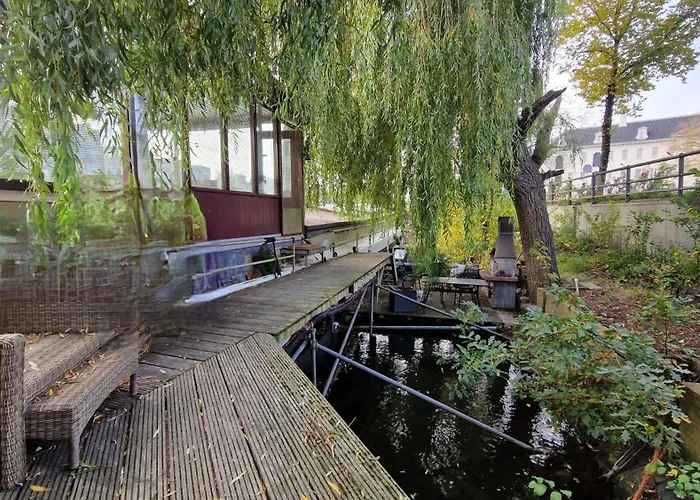 Cornelia Below Deck 住宿加早餐酒店