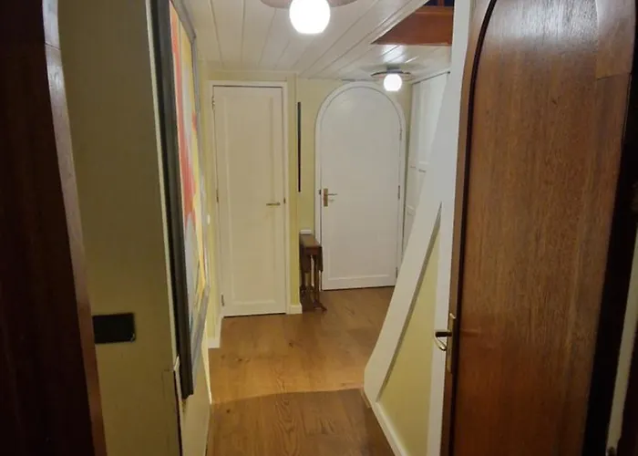 Cornelia Below Deck Bed and breakfast Ámsterdam